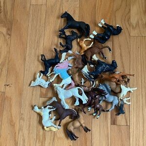HUGE lot of Schleich horses and ponies!